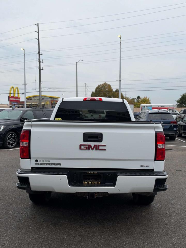 2018 GMC Sierra 1500 4WD Crew Cab 143.5 SLE Photo