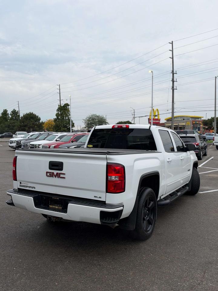 2018 GMC Sierra 1500 4WD Crew Cab 143.5 SLE Photo