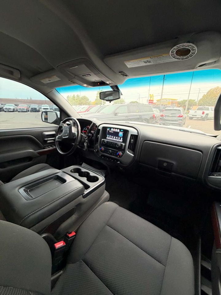 2018 GMC Sierra 1500 4WD Crew Cab 143.5 SLE Photo