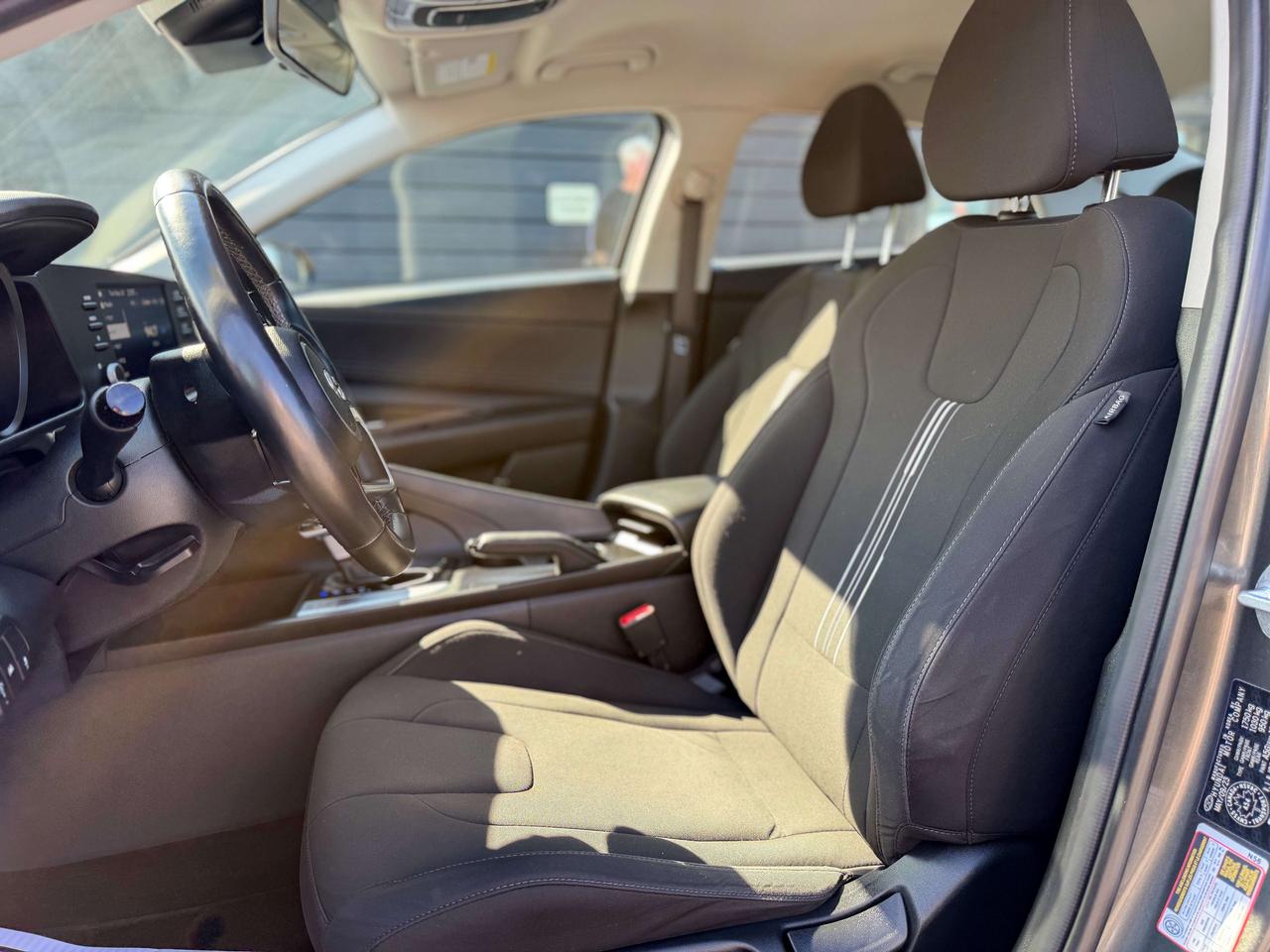 2023 Hyundai Elantra Preferred/BSM/REMOTE/CAMERA/LOW KM/NO ACCIDENTS Photo