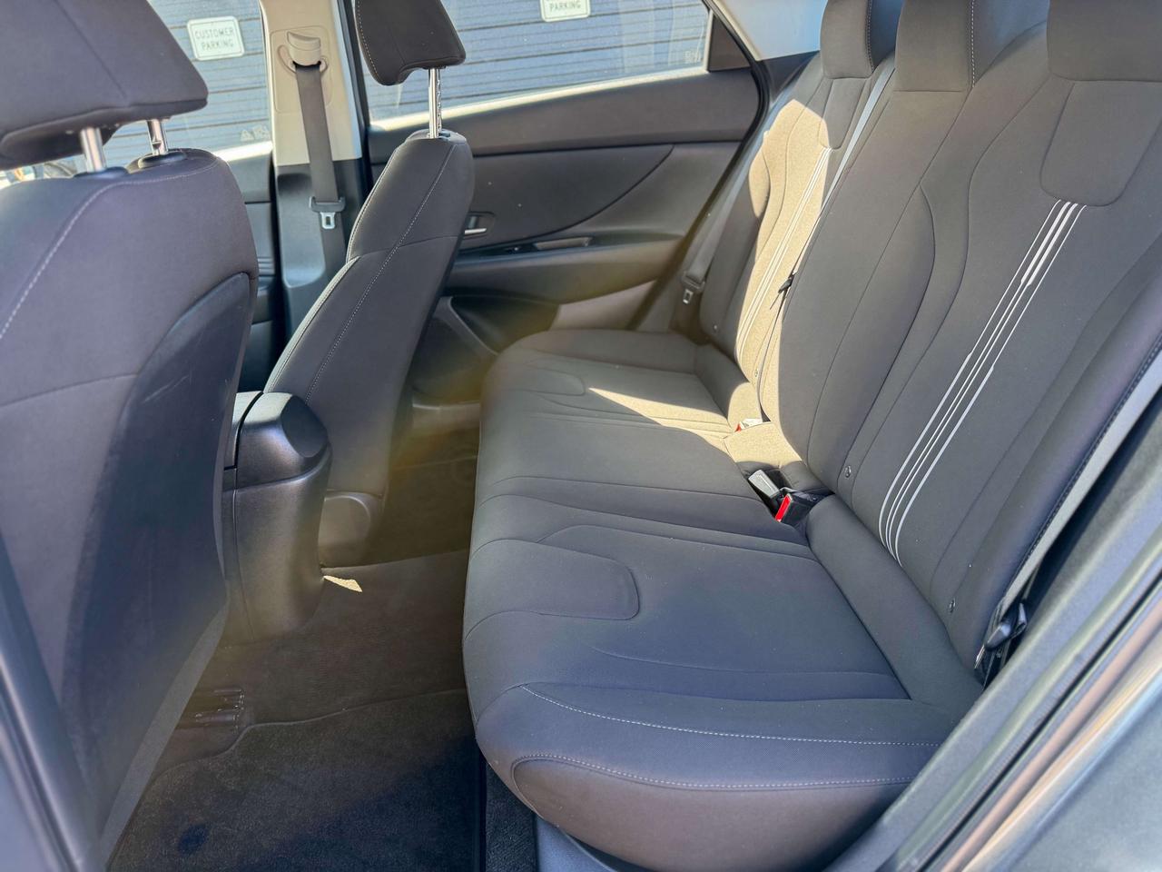 2023 Hyundai Elantra Preferred/BSM/REMOTE/CAMERA/LOW KM/NO ACCIDENTS Photo