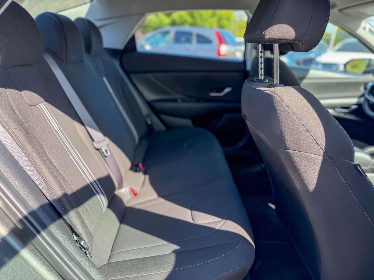 2023 Hyundai Elantra Preferred/BSM/REMOTE/CAMERA/LOW KM/NO ACCIDENTS Photo