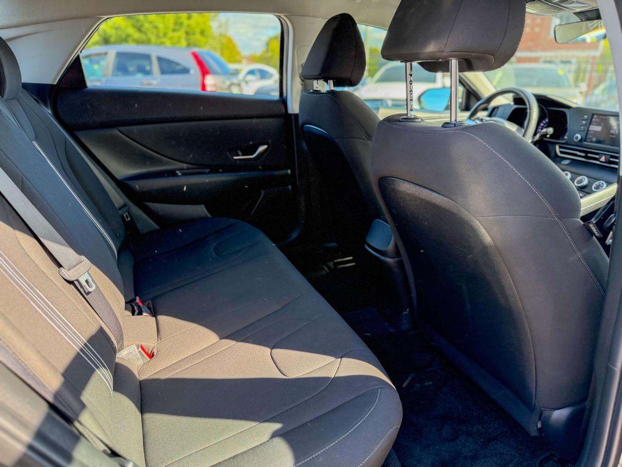 2023 Hyundai Elantra Preferred/BSM/REMOTE/CAMERA/LOW KM/NO ACCIDENTS Photo