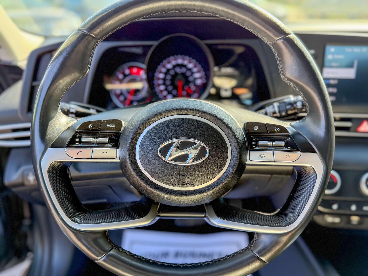 2023 Hyundai Elantra Preferred/BSM/REMOTE/CAMERA/LOW KM/NO ACCIDENTS Photo