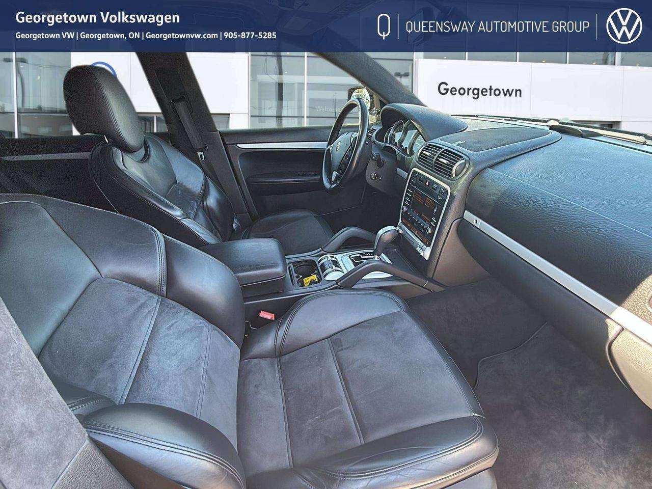 2010 Porsche Cayenne GTS Photo