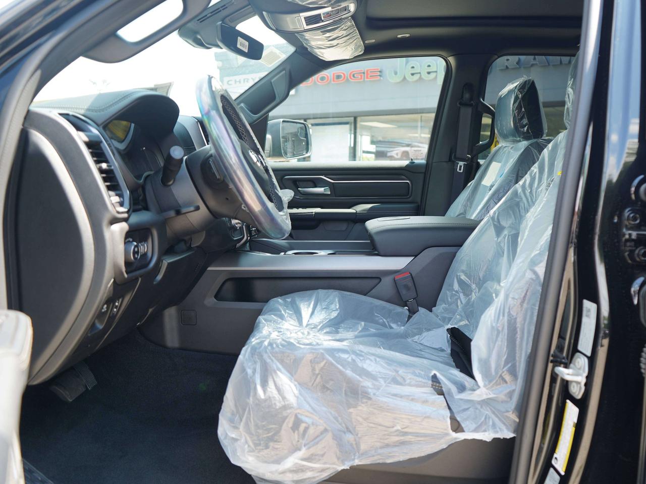 2026 RAM 1500 SPORT LEVEL EQUIPMENT, DUAL SUNROOF Photo