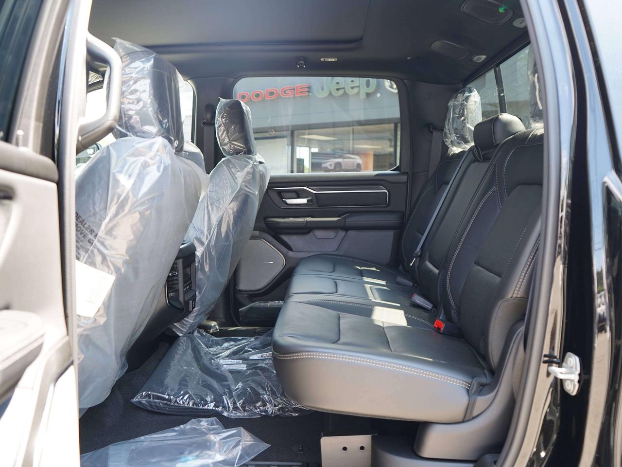 2026 RAM 1500 SPORT LEVEL EQUIPMENT, DUAL SUNROOF Photo