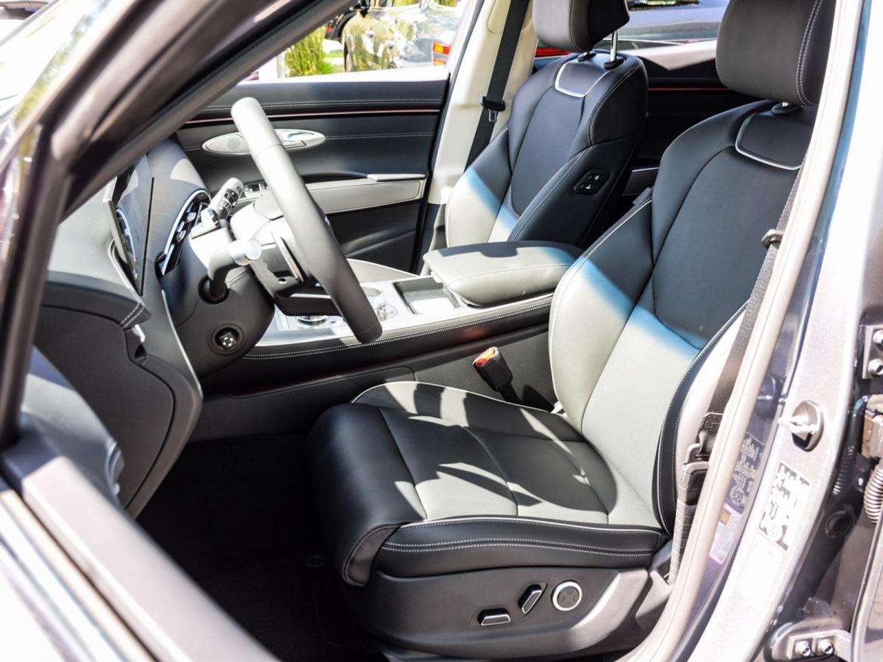 2027 Genesis GV70 2.5T Advanced Tech.Pkg AWD *Used Demonstrator* Photo