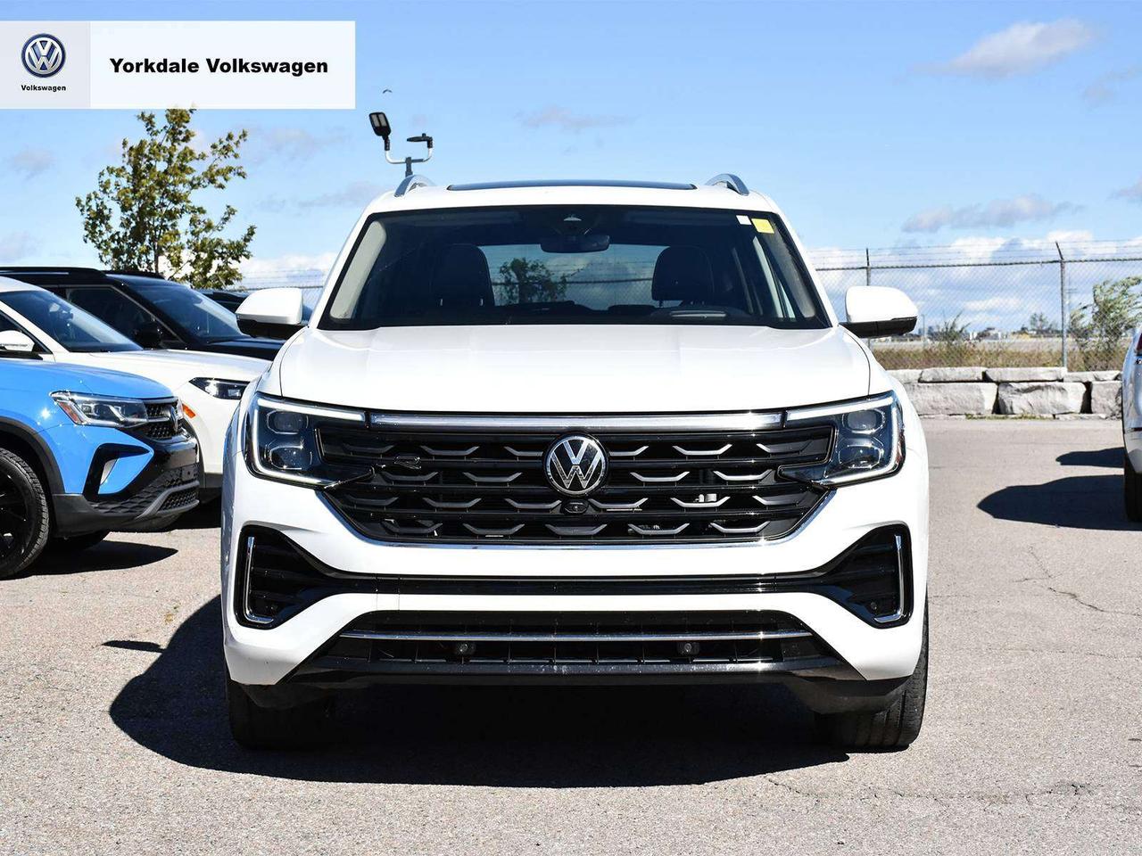 2024 Volkswagen Atlas EXECLINE Photo