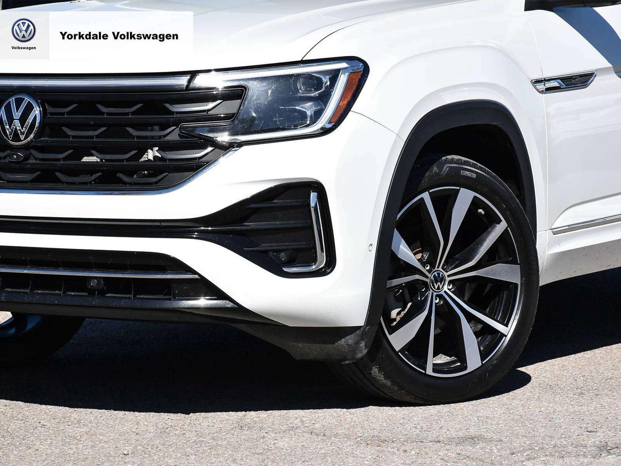 2024 Volkswagen Atlas EXECLINE Photo