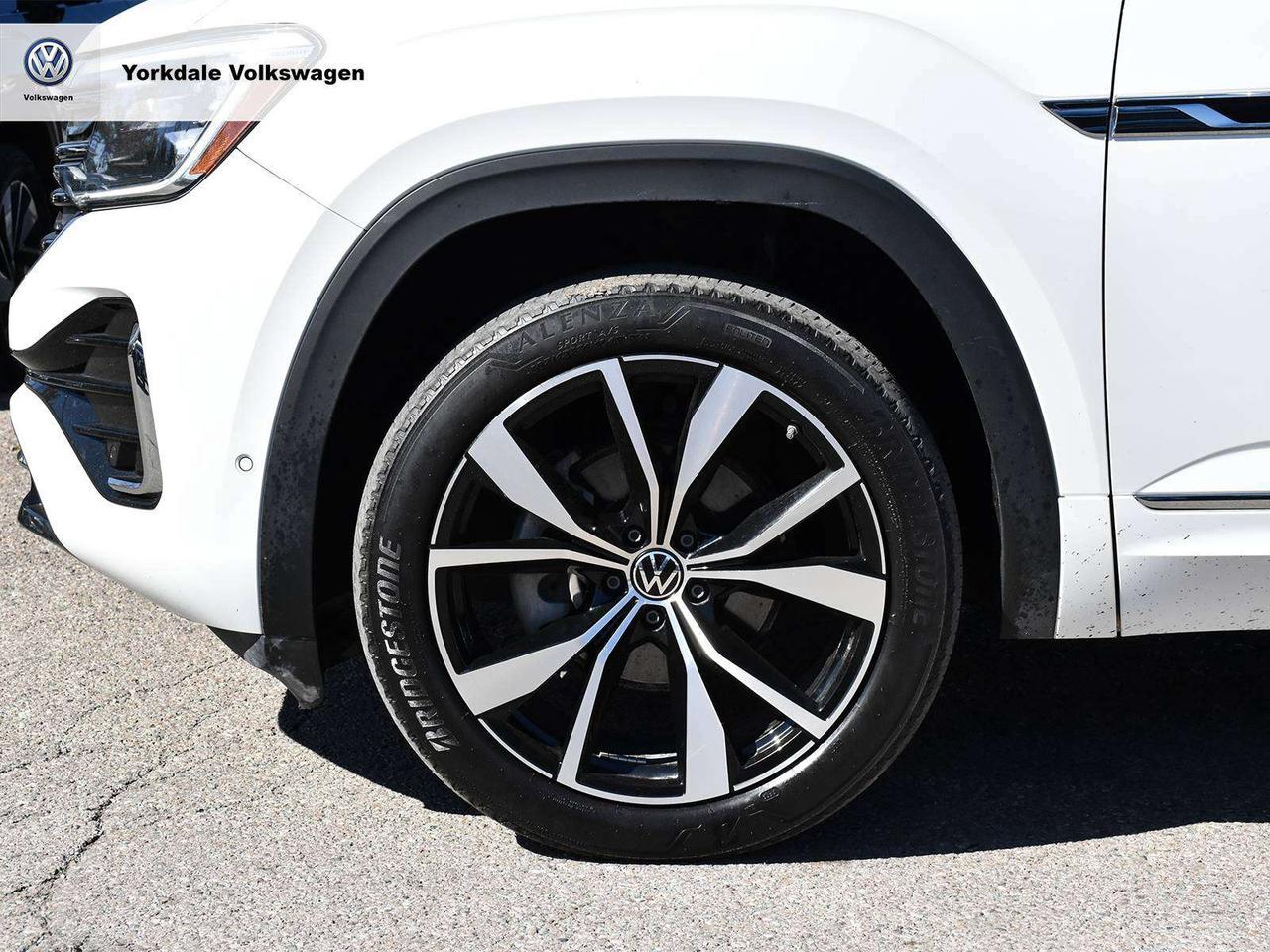 2024 Volkswagen Atlas EXECLINE Photo