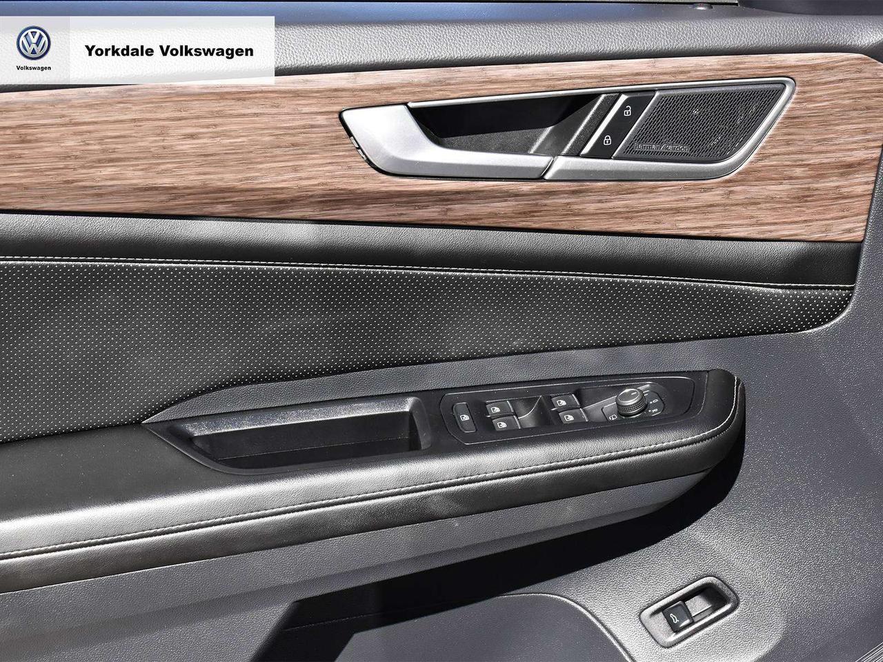 2024 Volkswagen Atlas EXECLINE Photo