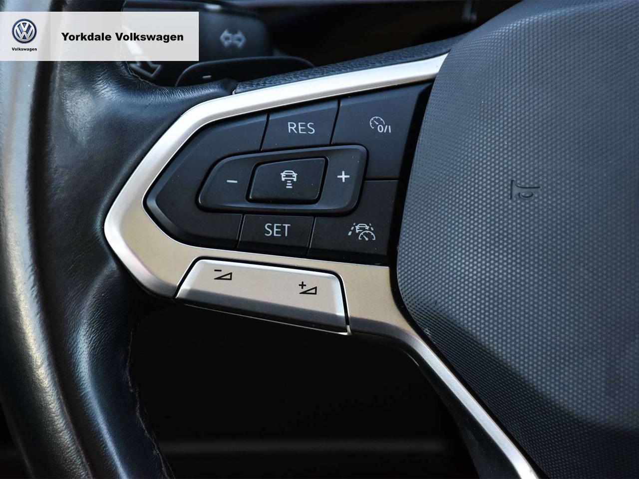2024 Volkswagen Atlas EXECLINE Photo
