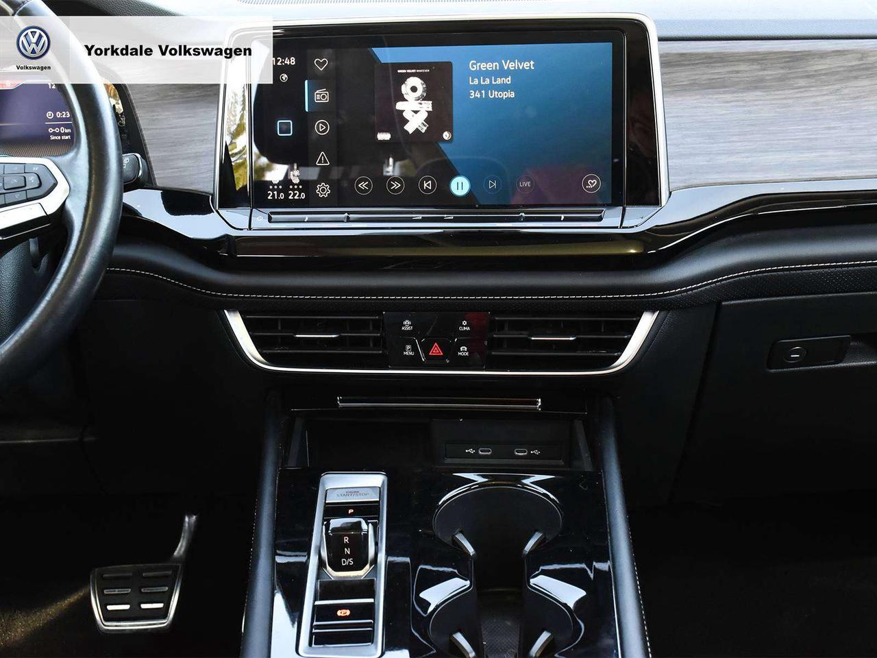 2024 Volkswagen Atlas EXECLINE Photo