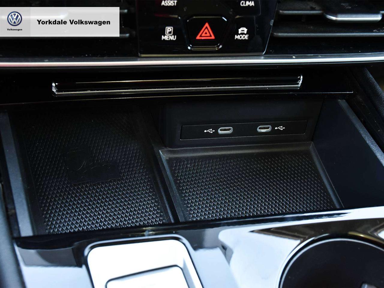 2024 Volkswagen Atlas EXECLINE Photo