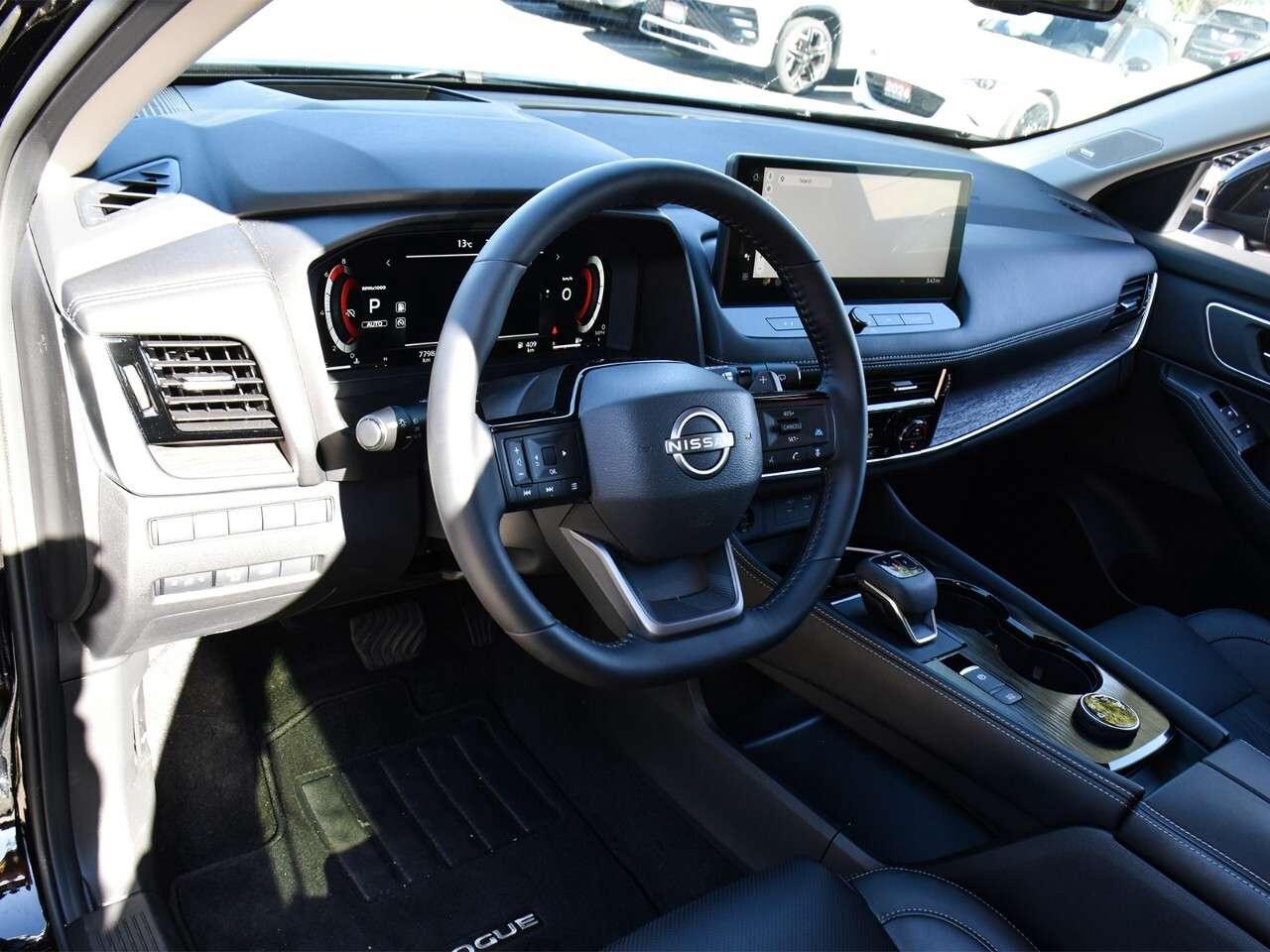 2026 Nissan Rogue EXECUTIVE DEMO, FULLY LOADED, BOSE AUDIO Photo