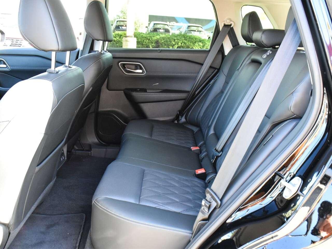 2026 Nissan Rogue EXECUTIVE DEMO, FULLY LOADED, BOSE AUDIO Photo
