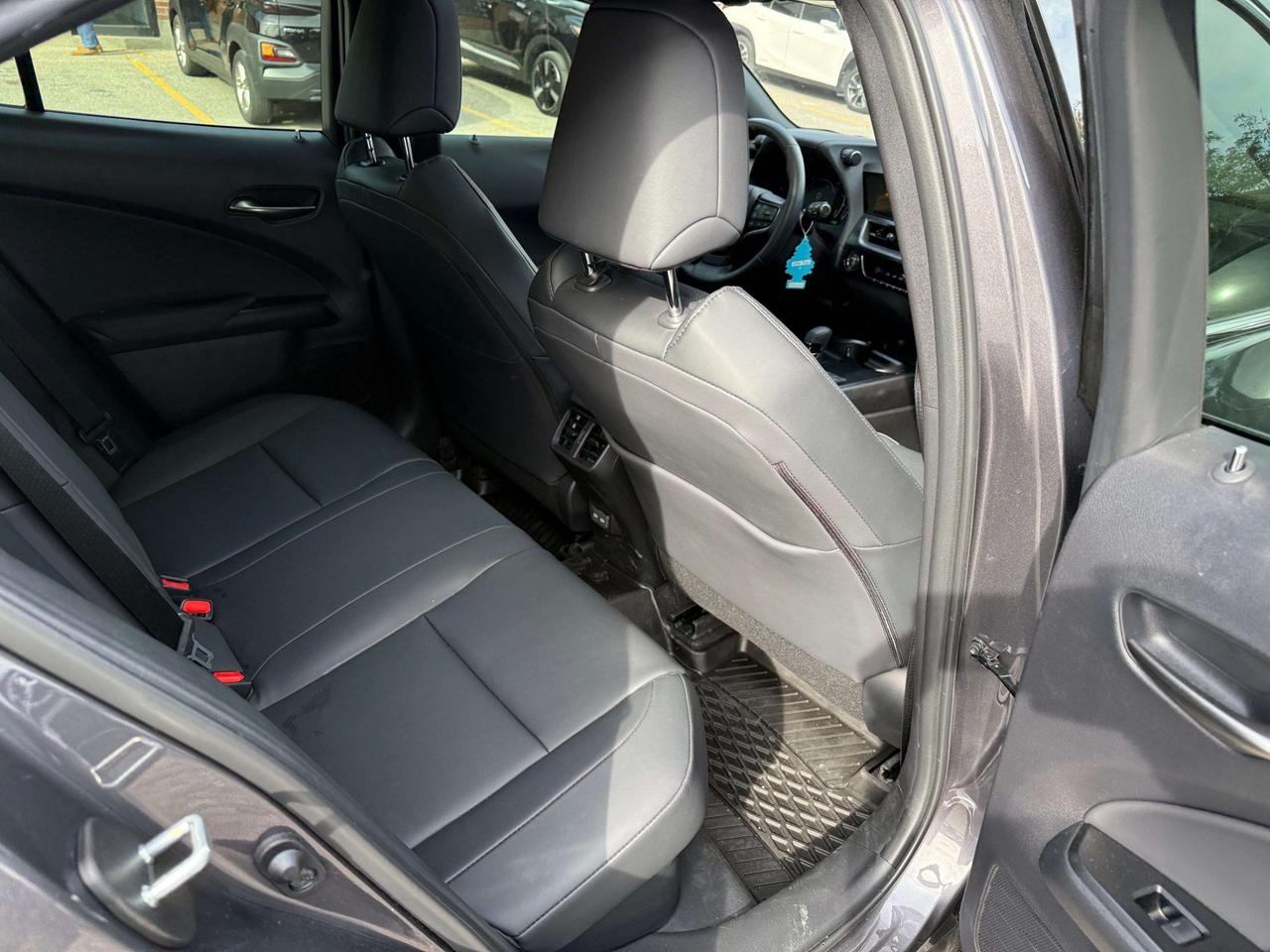 2025 Lexus UX UX 300h CVT Photo