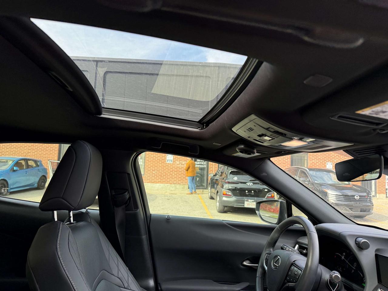 2025 Lexus UX UX 300h CVT Photo