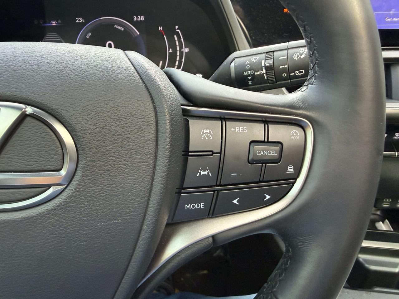 2025 Lexus UX UX 300h CVT Photo