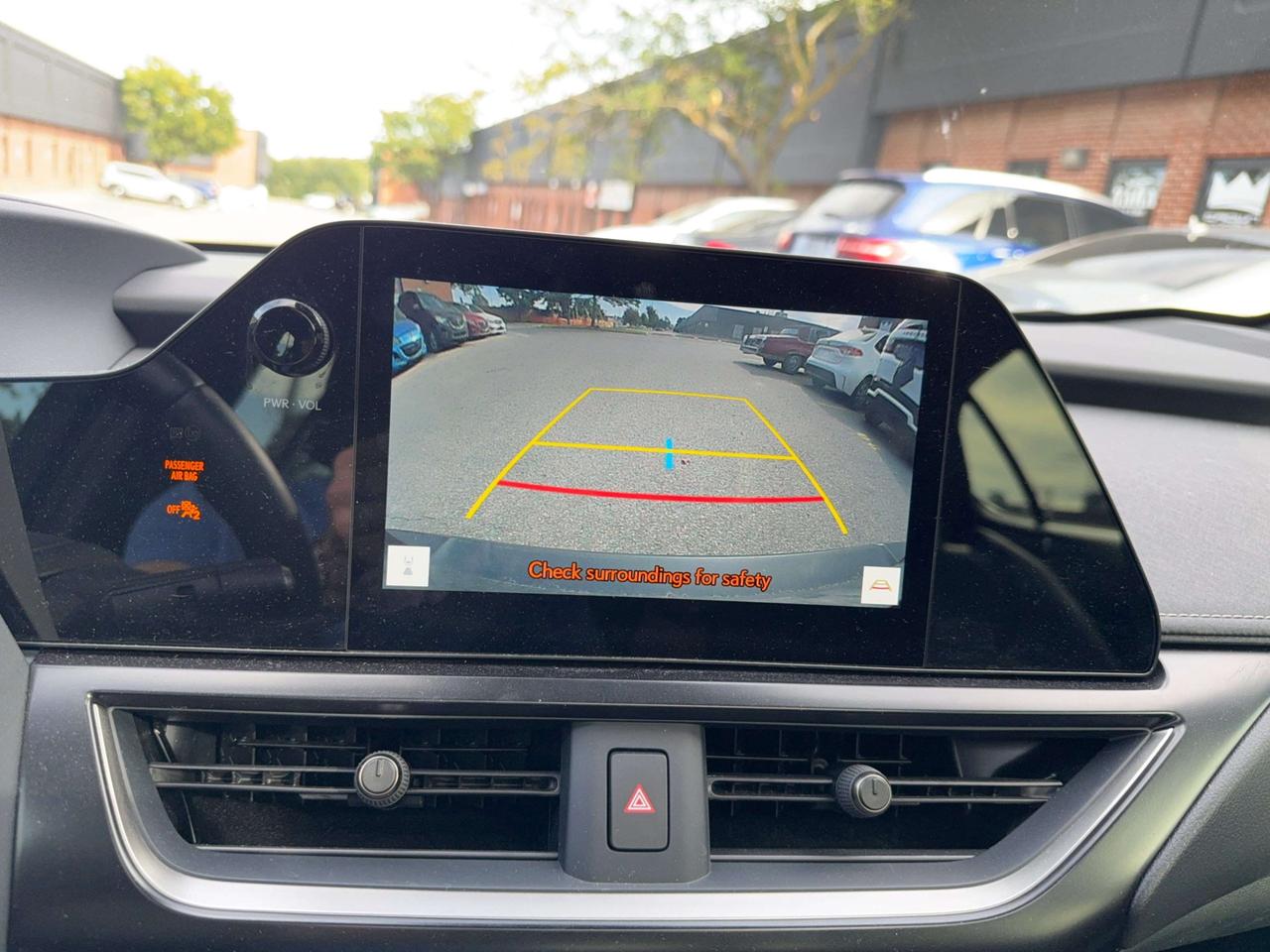 2025 Lexus UX UX 300h CVT Photo