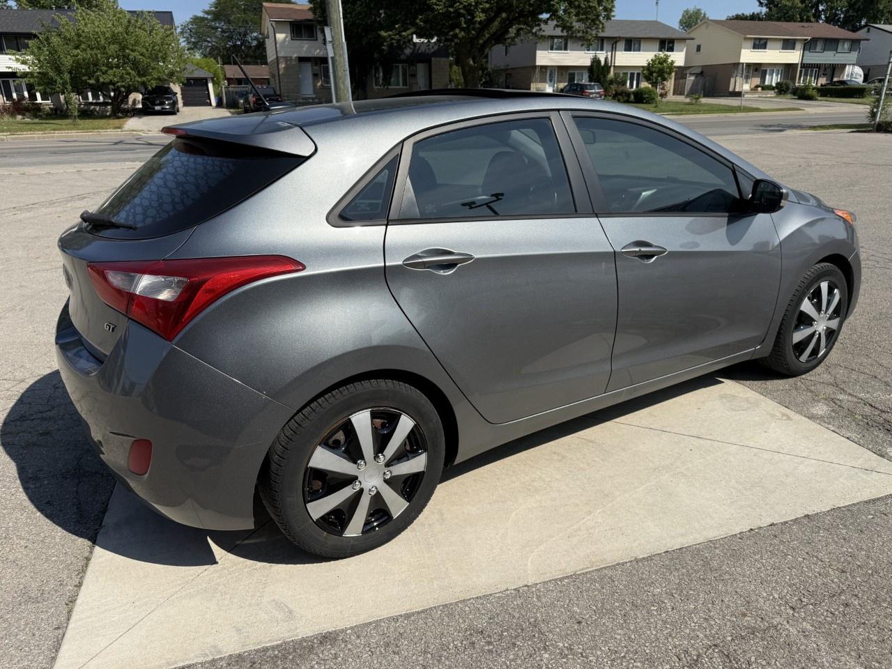 2016 Hyundai Elantra GT 5dr HB Man GLS Photo4