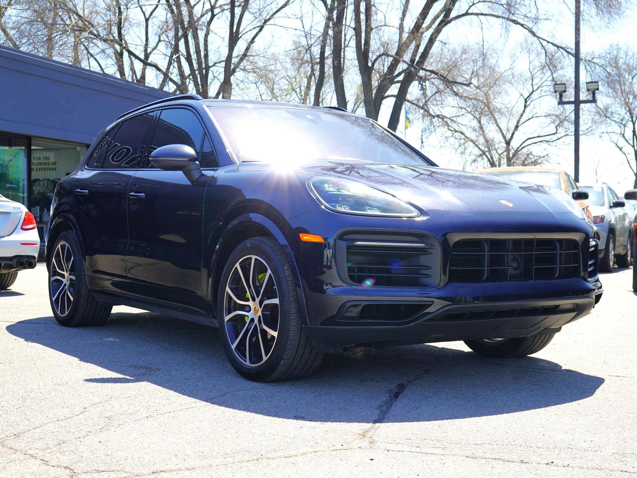 2019 Porsche Cayenne HYBRID, 3.0L  TURBO CHARGED V6 Photo