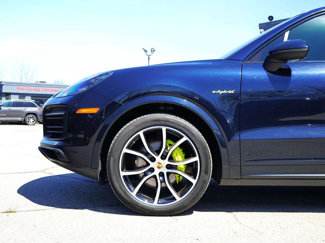 2019 Porsche Cayenne HYBRID, 3.0L  TURBO CHARGED V6 Photo