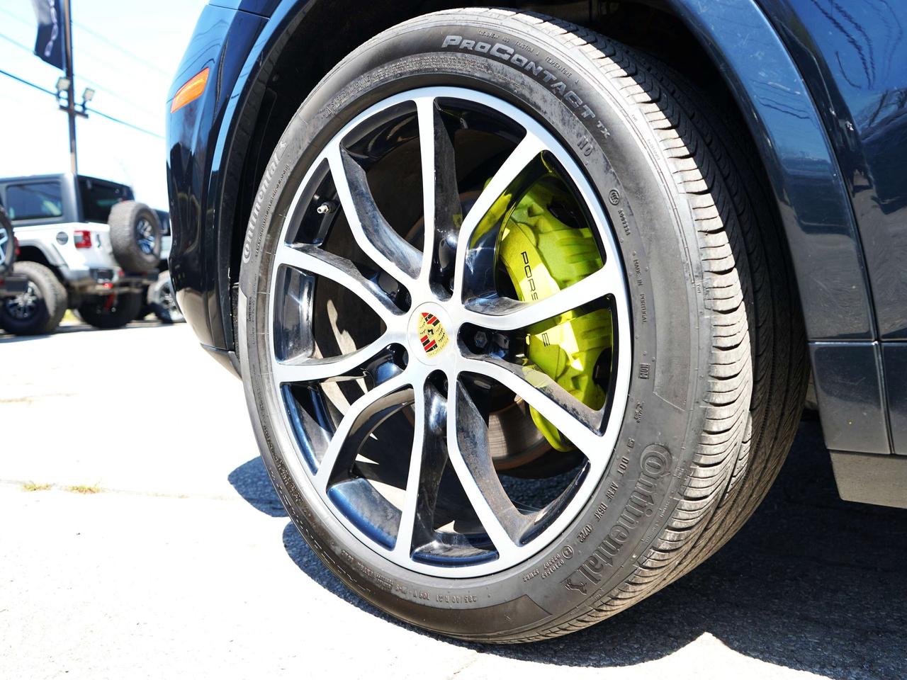 2019 Porsche Cayenne HYBRID, 3.0L  TURBO CHARGED V6 Photo