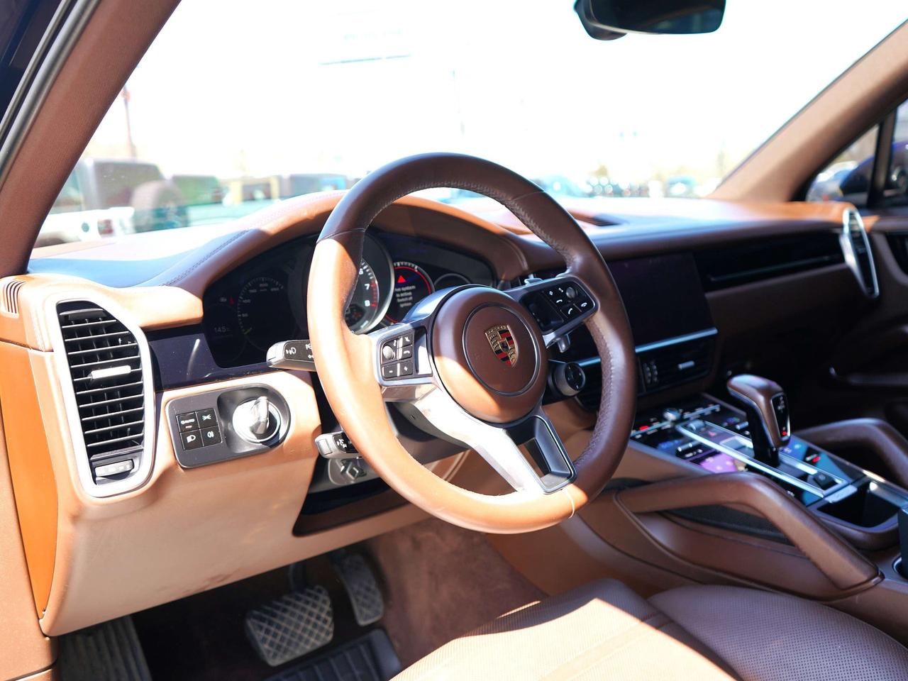 2019 Porsche Cayenne HYBRID, 3.0L  TURBO CHARGED V6 Photo