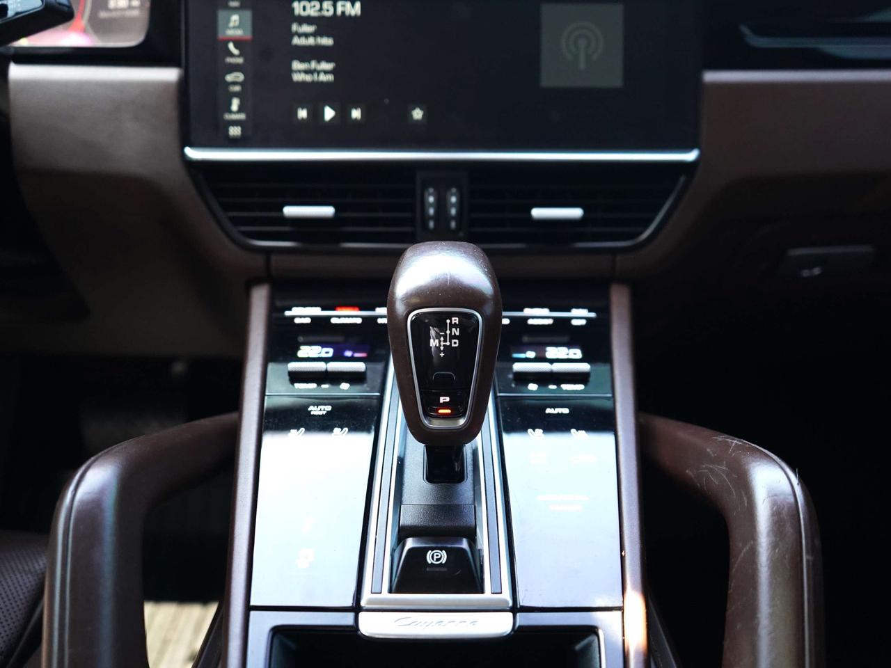 2019 Porsche Cayenne HYBRID, 3.0L  TURBO CHARGED V6 Photo