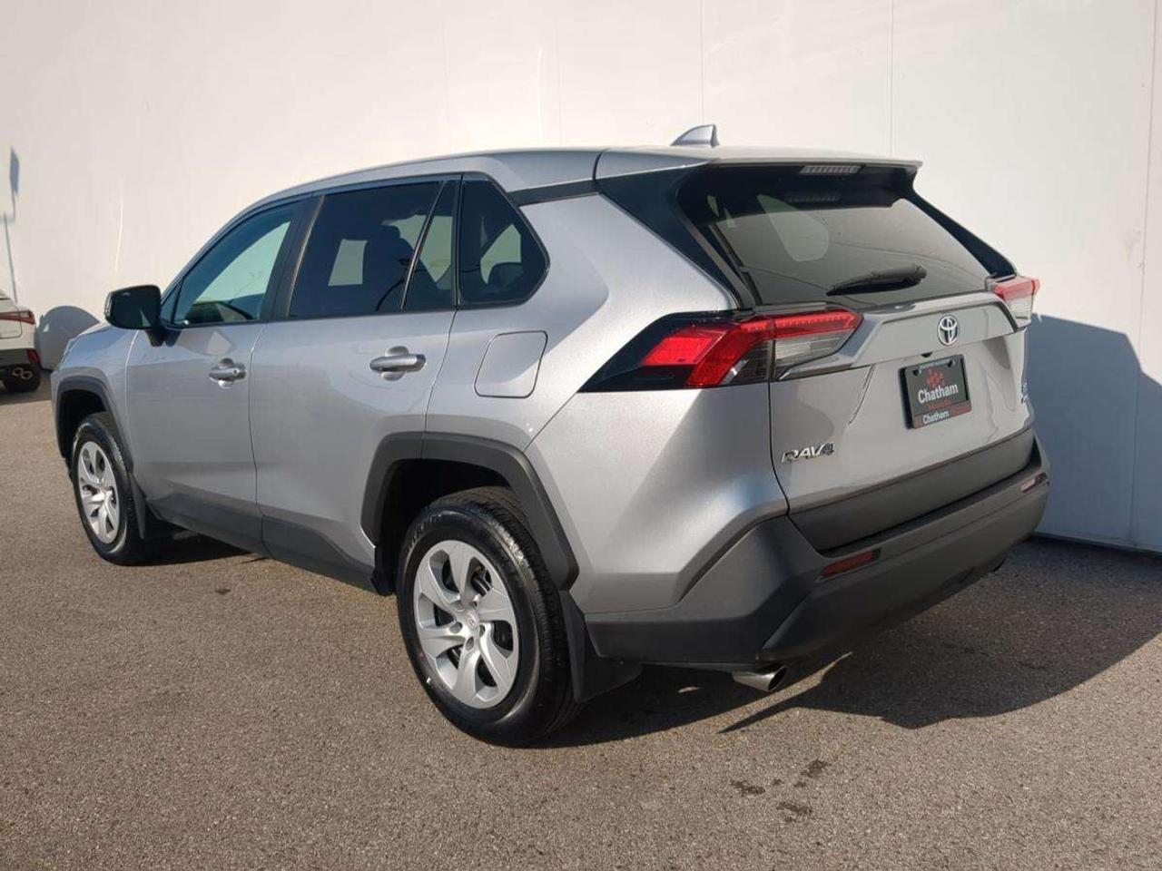 2025 Toyota RAV4 LE Photo