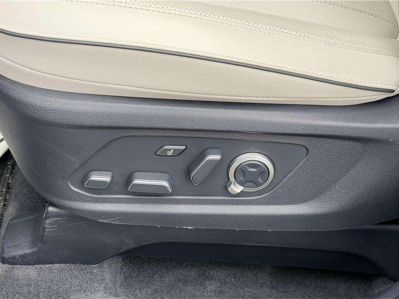 2025 Hyundai PALISADE Ultimate Calligraphy 7-PASS ONE OWNER   NO ACCIDENTS   LOW KMS   REMOTE START PARKING ASSIST   360 CAM   HARMAN KARDON SP Photo