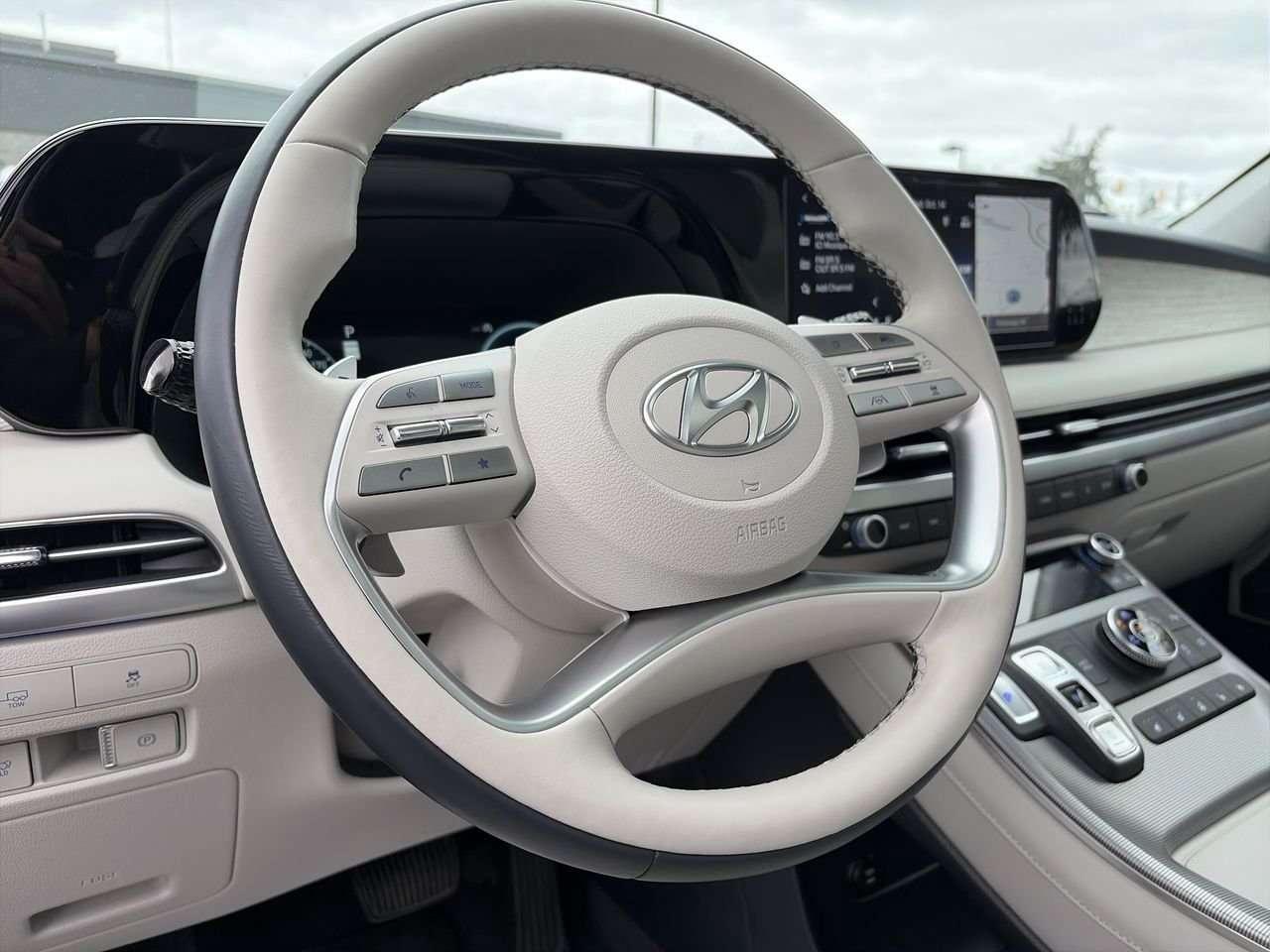 2025 Hyundai PALISADE Ultimate Calligraphy 7-PASS ONE OWNER   NO ACCIDENTS   LOW KMS   REMOTE START PARKING ASSIST   360 CAM   HARMAN KARDON SP Photo