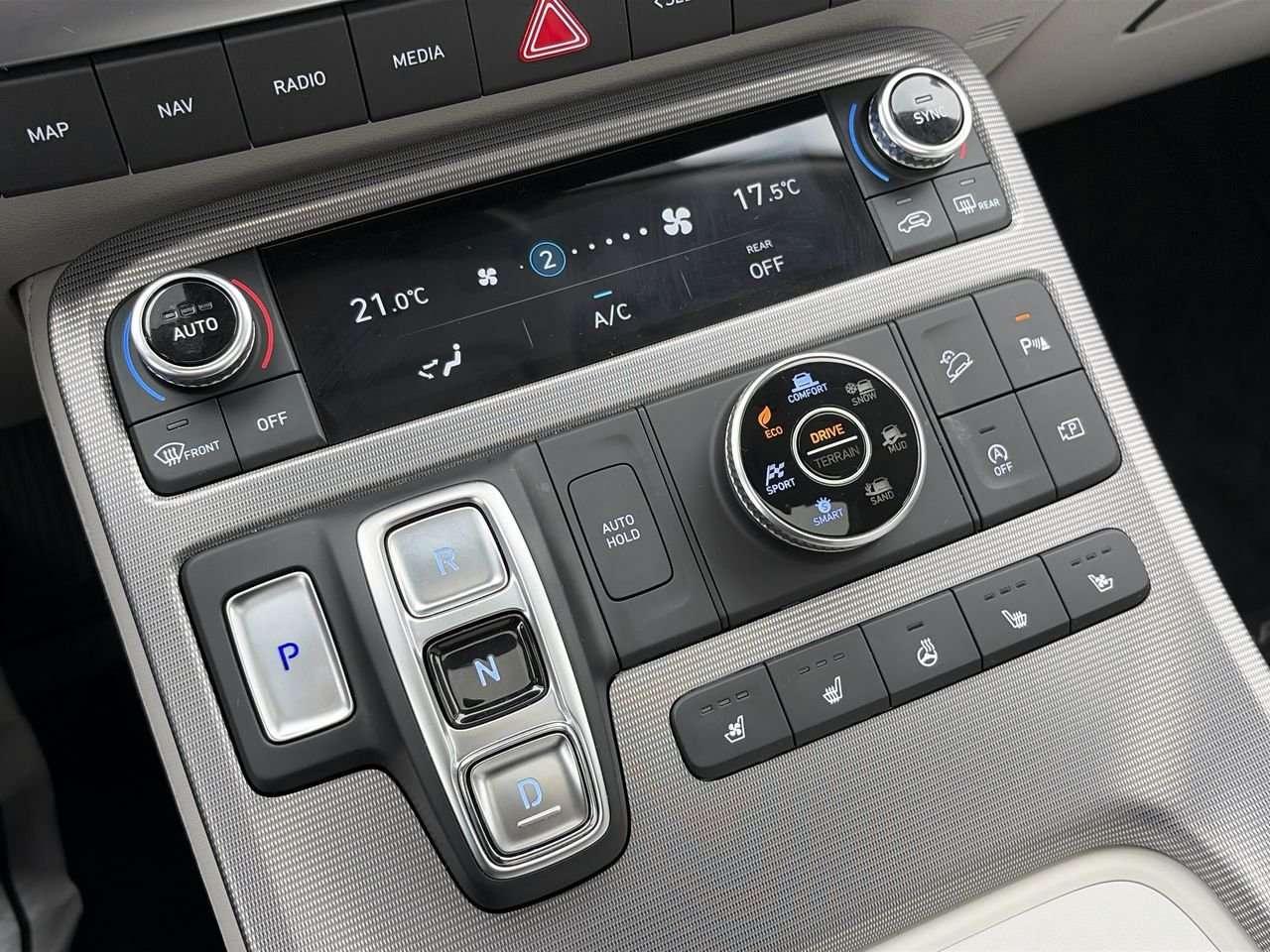 2025 Hyundai PALISADE Ultimate Calligraphy 7-PASS ONE OWNER   NO ACCIDENTS   LOW KMS   REMOTE START PARKING ASSIST   360 CAM   HARMAN KARDON SP Photo