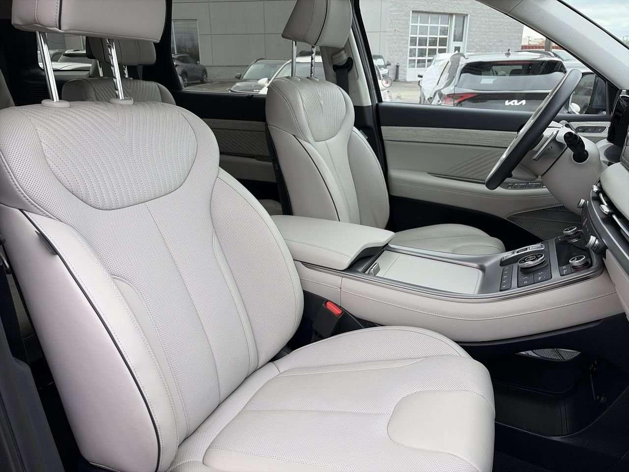 2025 Hyundai PALISADE Ultimate Calligraphy 7-PASS ONE OWNER   NO ACCIDENTS   LOW KMS   REMOTE START PARKING ASSIST   360 CAM   HARMAN KARDON SP Photo