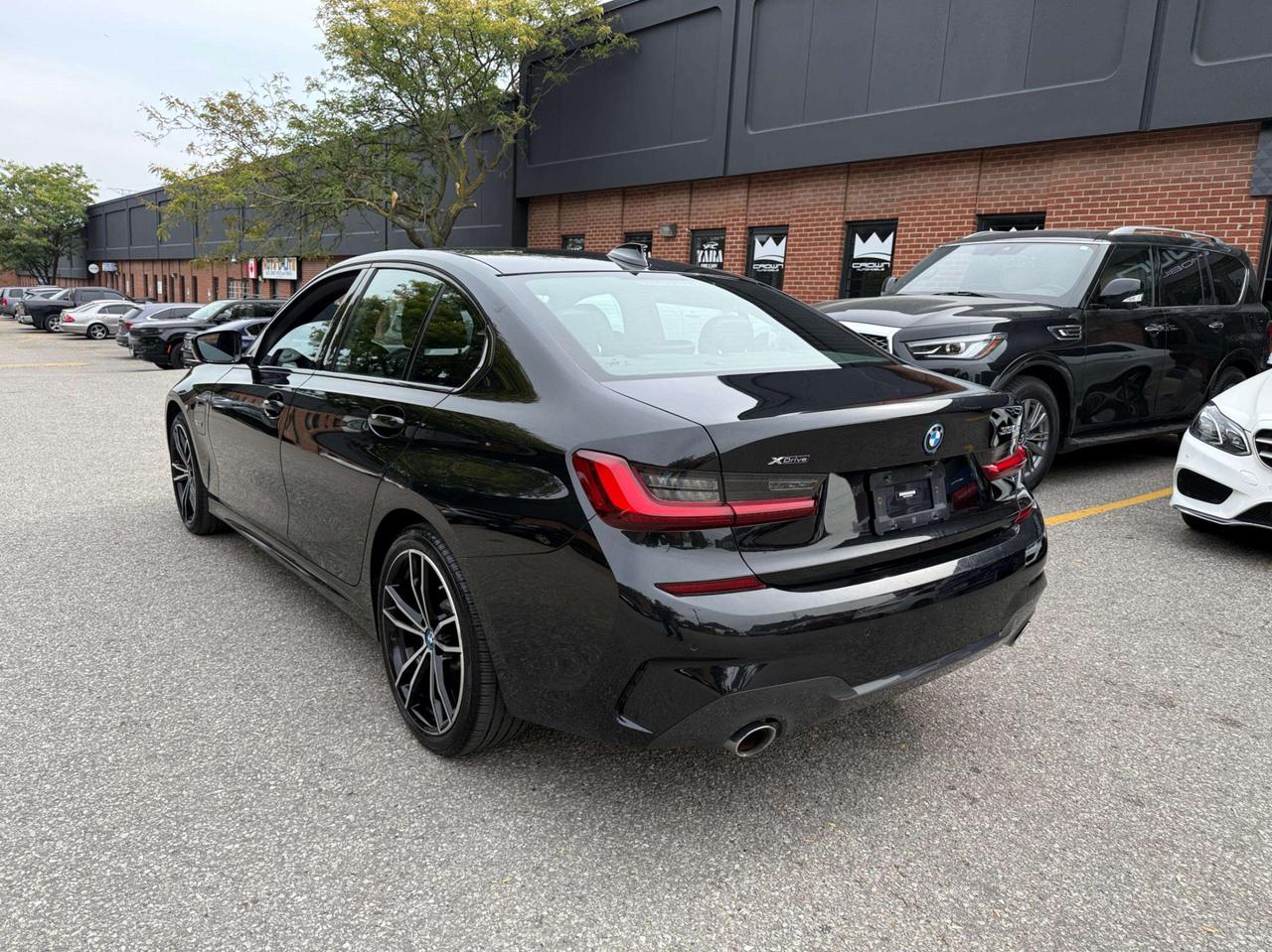 2022 BMW 3 Series 330e xDrive Plug-In Hybrid, M-sport package Photo