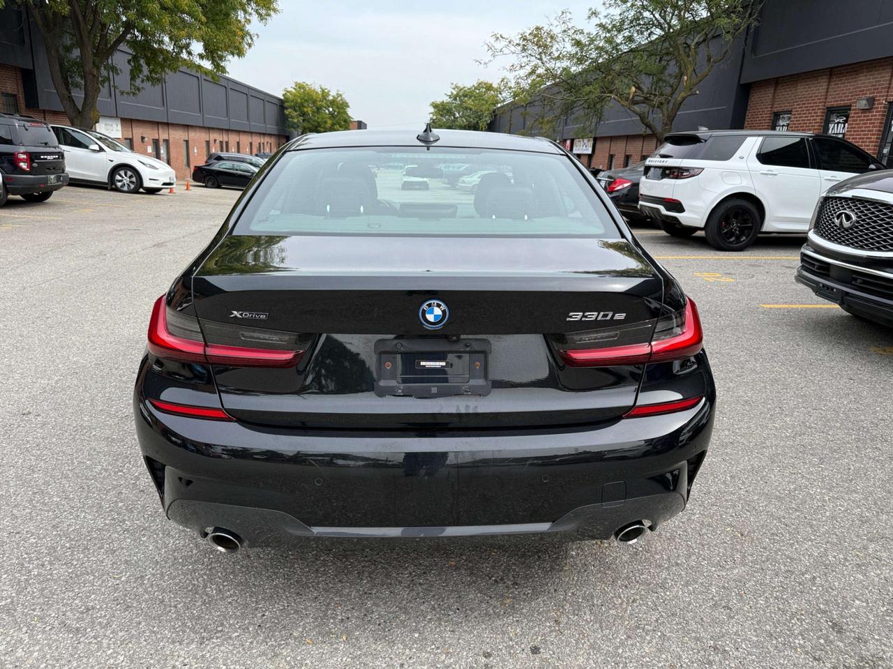 2022 BMW 3 Series 330e xDrive Plug-In Hybrid, M-sport package Photo