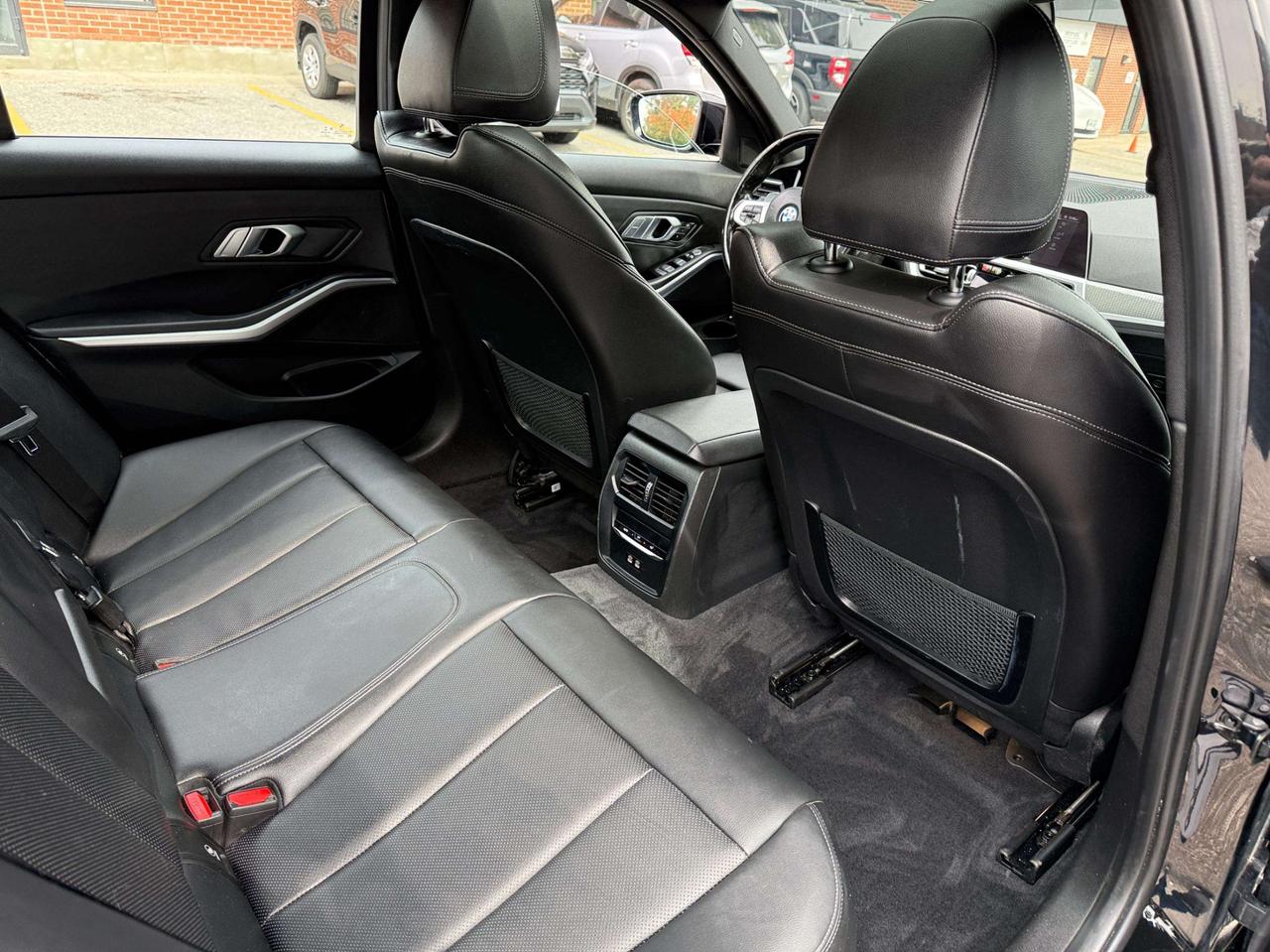 2022 BMW 3 Series 330e xDrive Plug-In Hybrid, M-sport package Photo