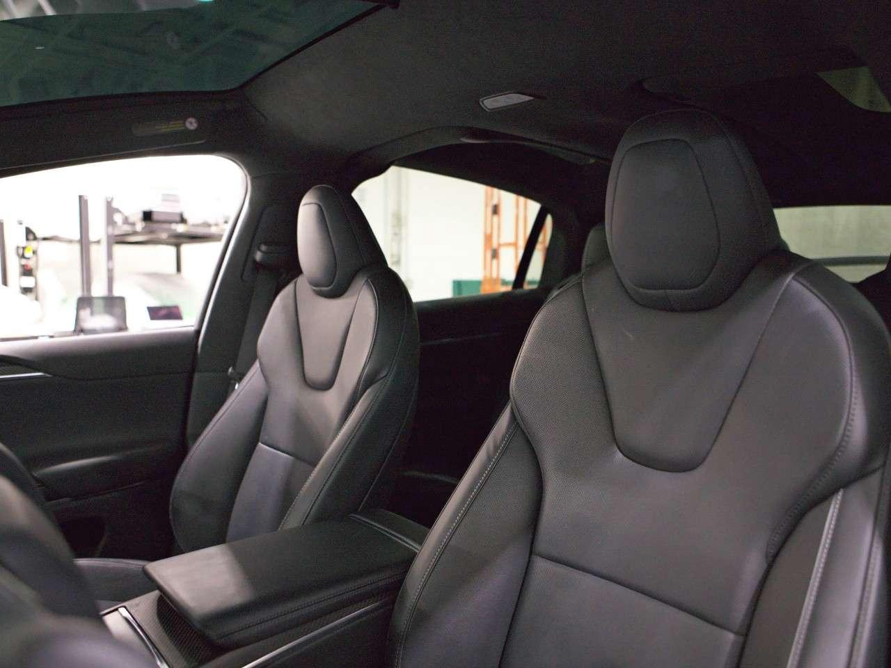 2022 Tesla Model X Plaid AWD Photo