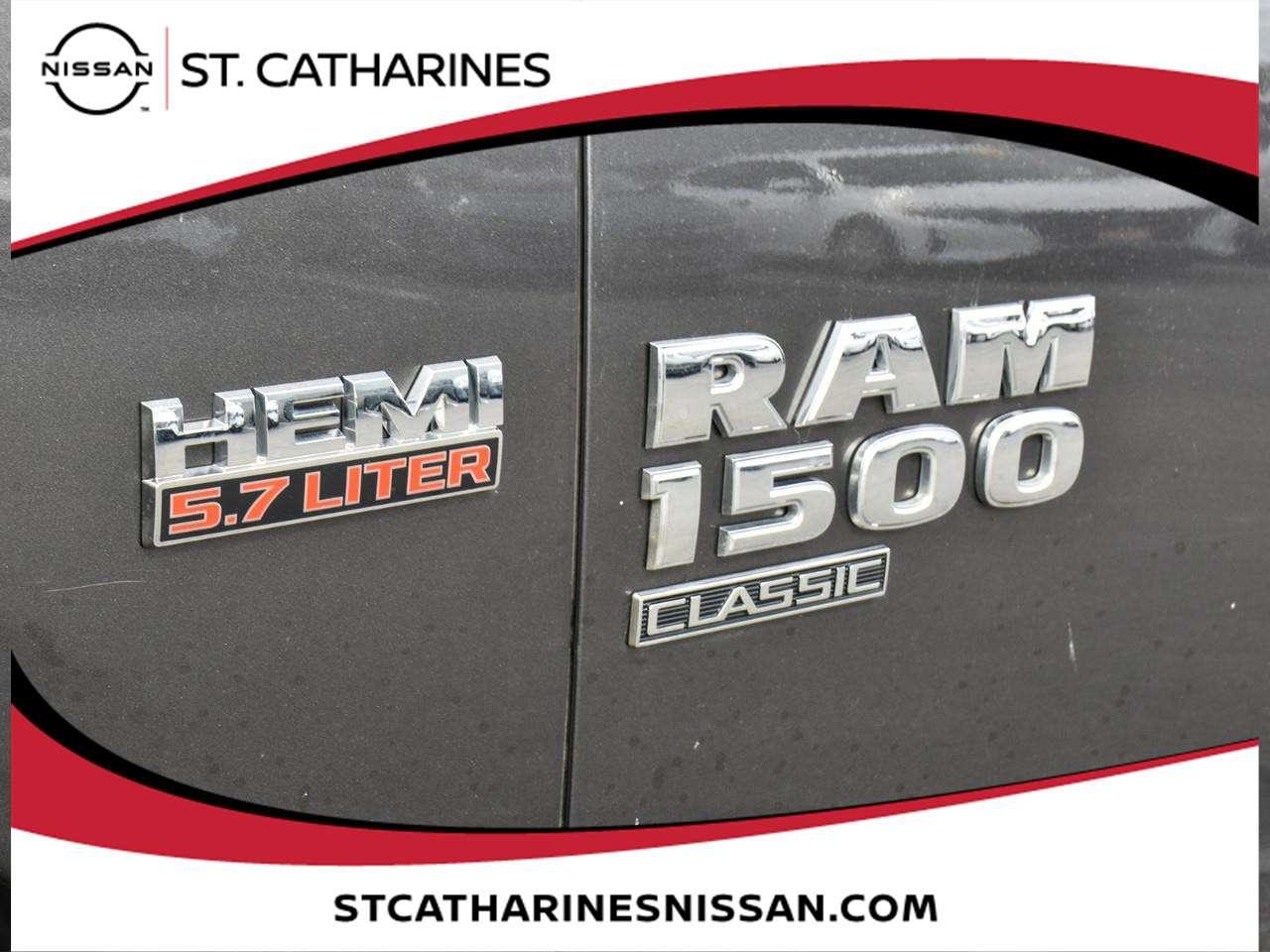 2023 RAM 1500 SLT Photo3