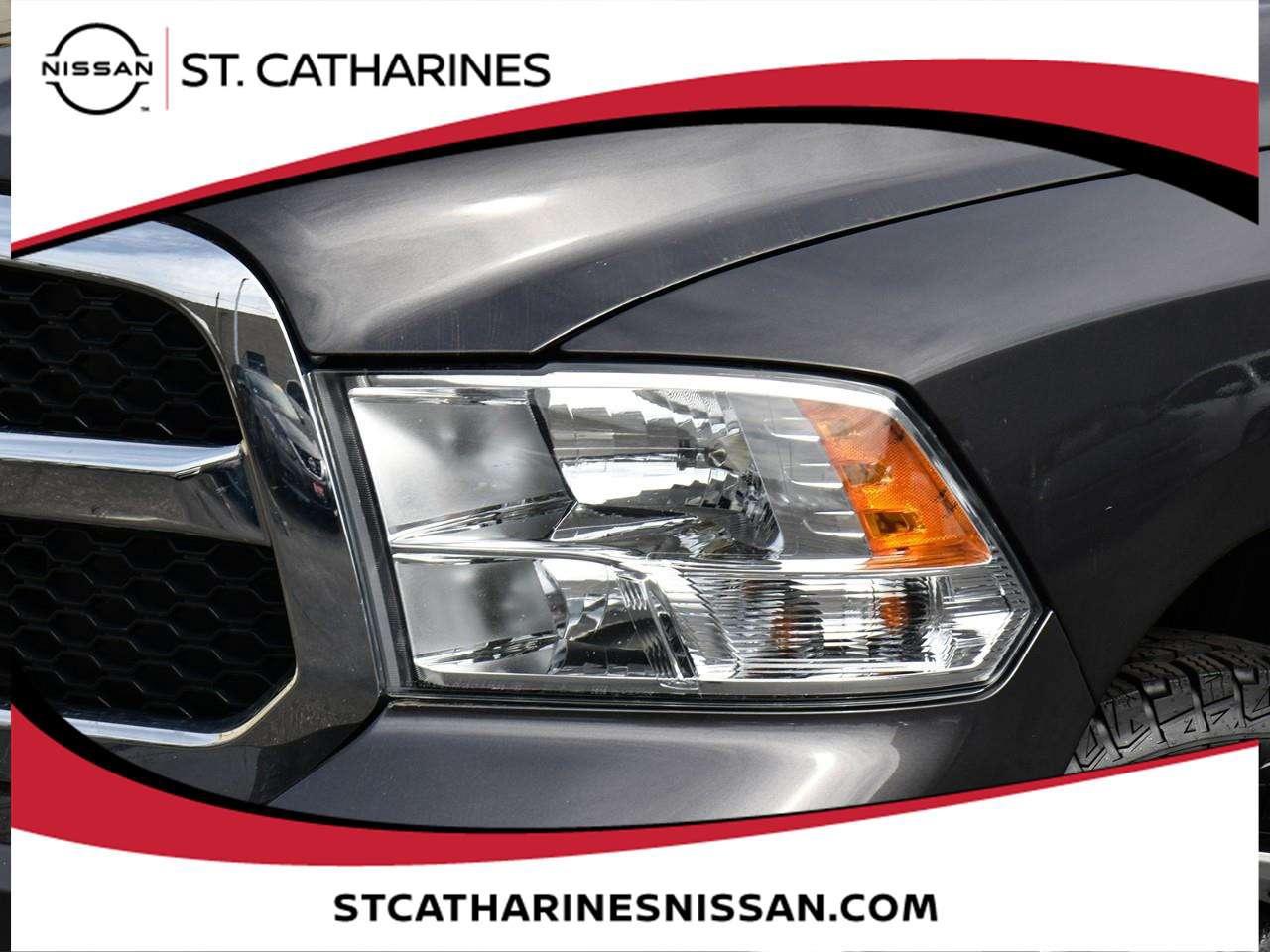 2023 RAM 1500 SLT Photo2
