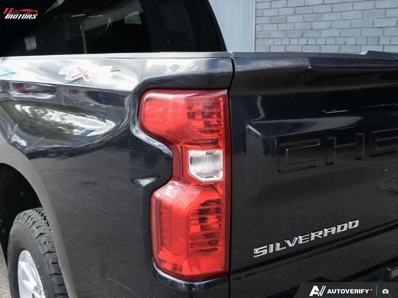 2022 Chevrolet Silverado 1500 4WD Double Cab 147 LT   LOW KMS   NO ACCIDENTS Photo