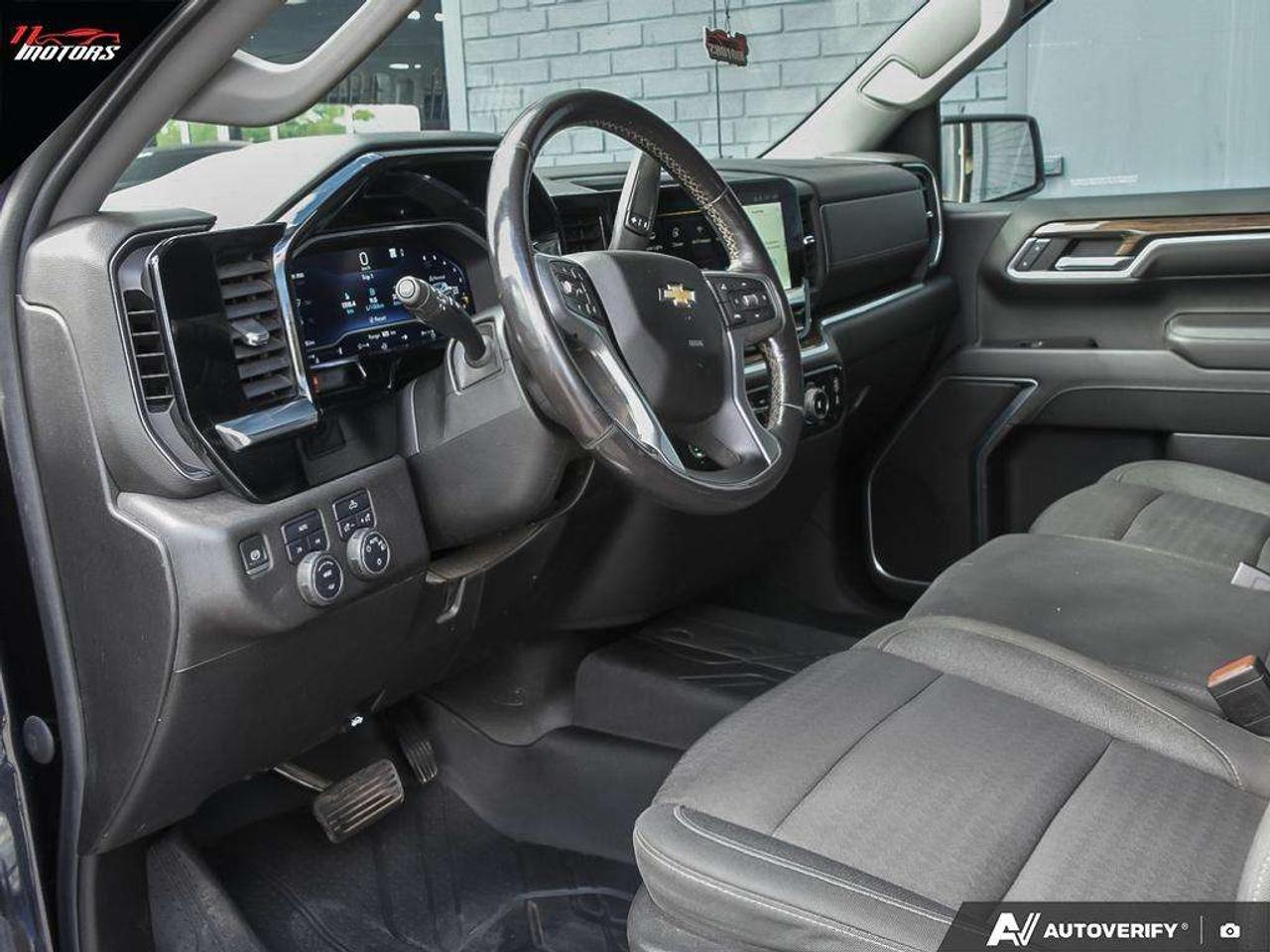 2022 Chevrolet Silverado 1500 4WD Double Cab 147 LT   LOW KMS   NO ACCIDENTS Photo