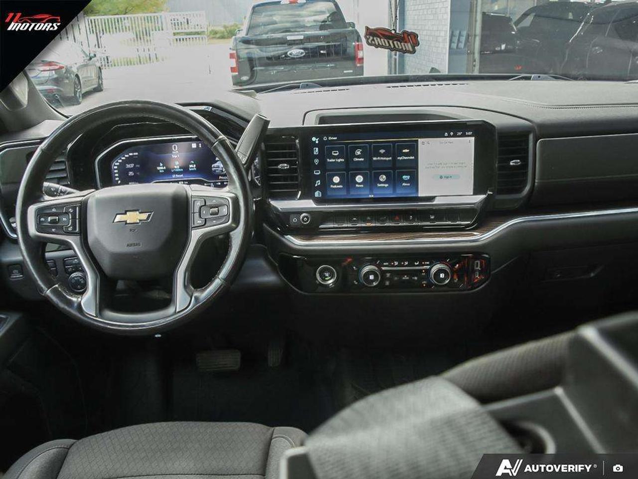 2022 Chevrolet Silverado 1500 4WD Double Cab 147 LT   LOW KMS   NO ACCIDENTS Photo