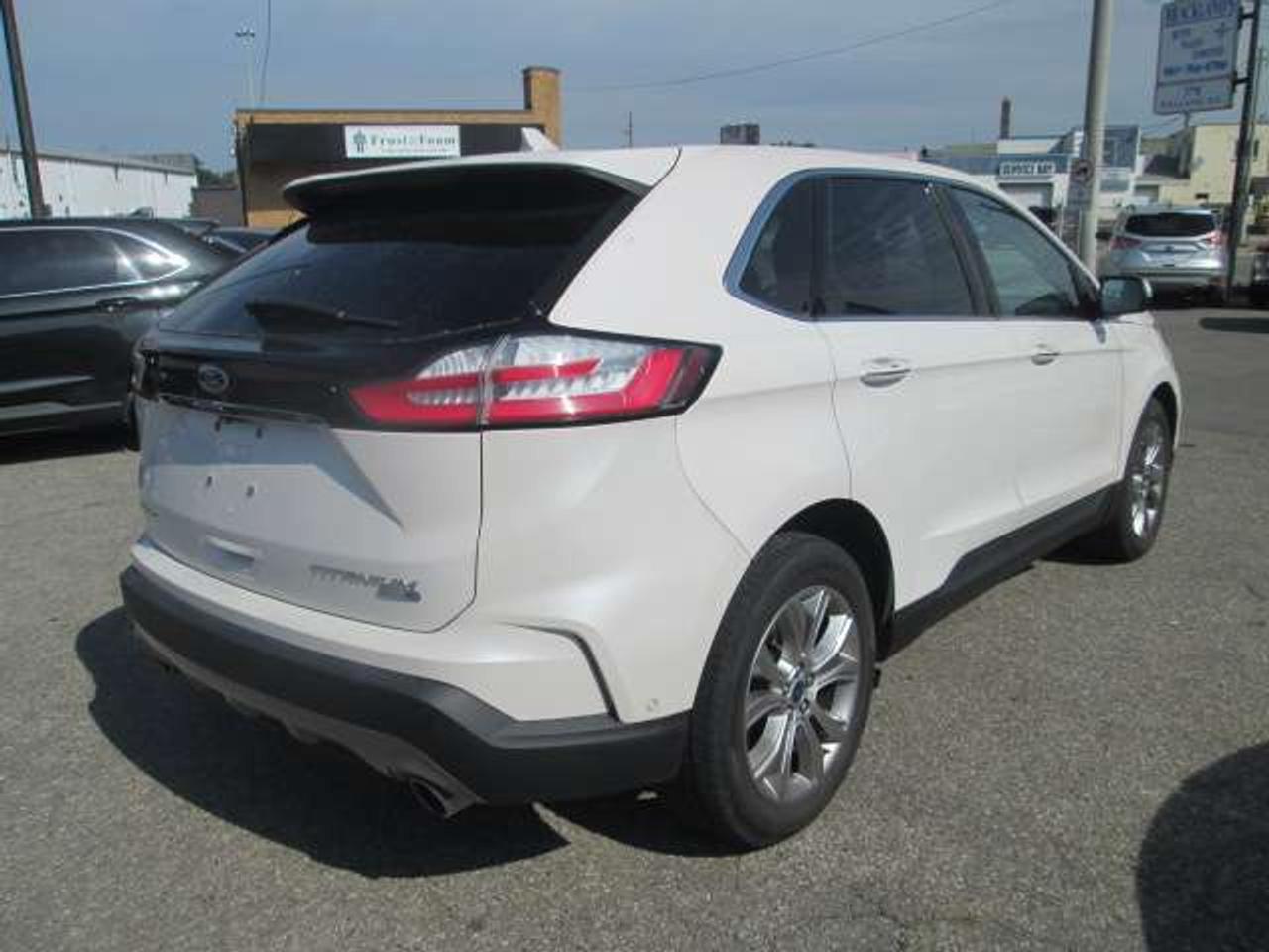 2019 Ford Edge Titanium, Local Trade, Leather, Sunroof, Navi Photo