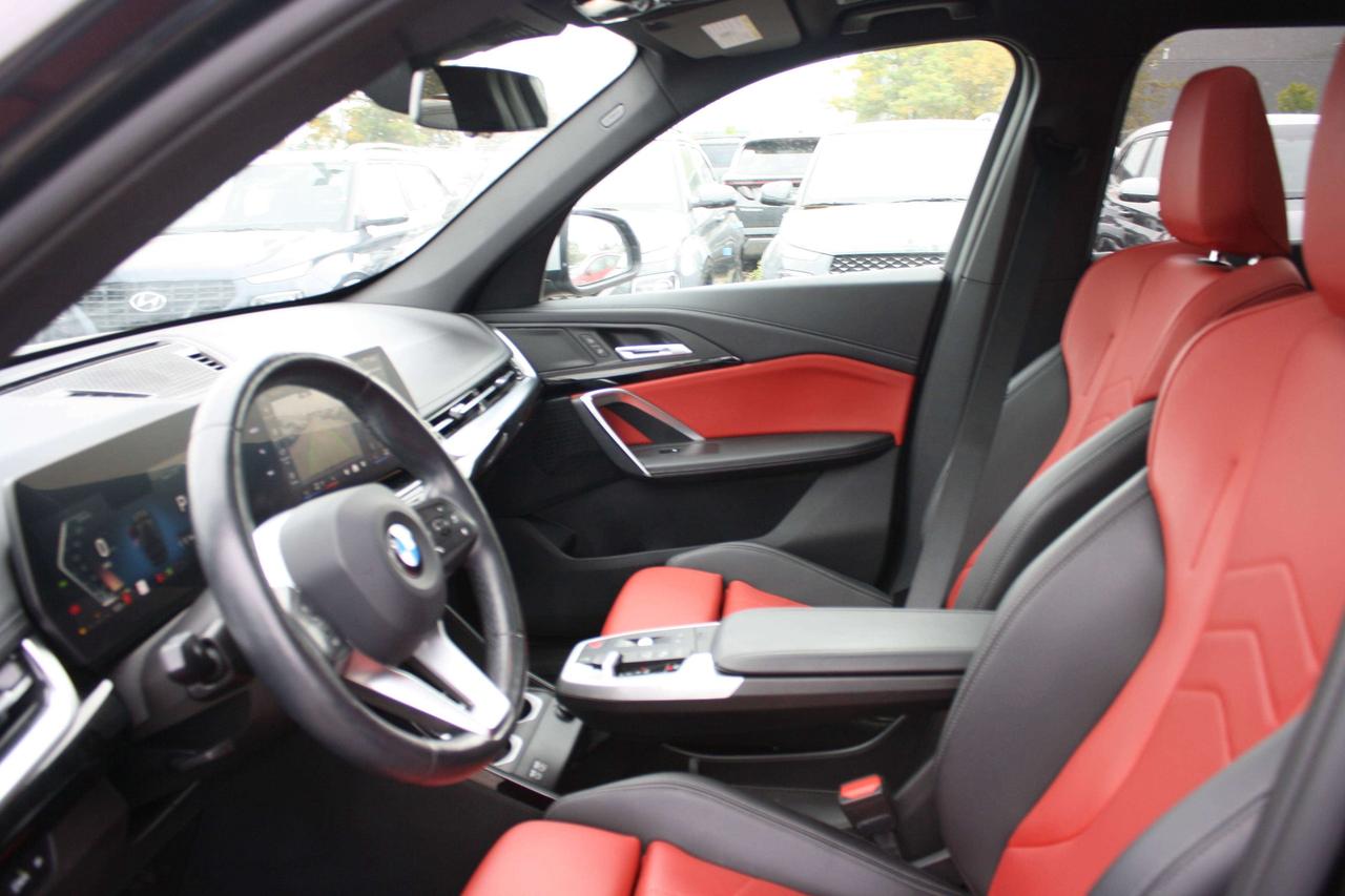2024 BMW X1 xDrive / Heated Seats / Digital Cockpit / AWD Photo