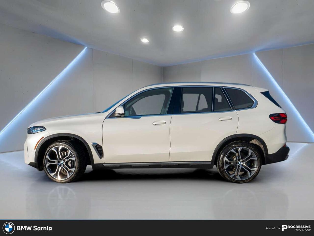 2025 BMW X5 Xdrive40i   PREMIUM ENHANCED PACKAGE   ADVANCED DRIVERS ASSIST   TRAILER TOW HITCH Photo