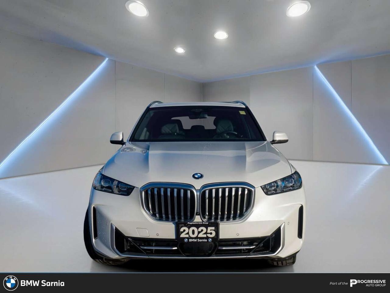 2025 BMW X5 Xdrive40i   PREMIUM ENHANCED PACKAGE   ADVANCED DRIVERS ASSIST   TRAILER TOW HITCH Photo