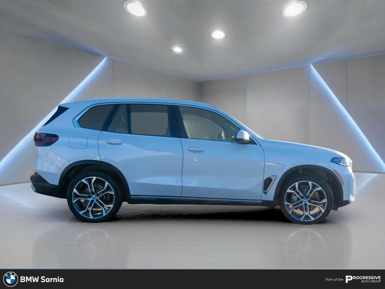 2025 BMW X5 Xdrive40i   PREMIUM ENHANCED PACKAGE   ADVANCED DRIVERS ASSIST   TRAILER TOW HITCH Photo5